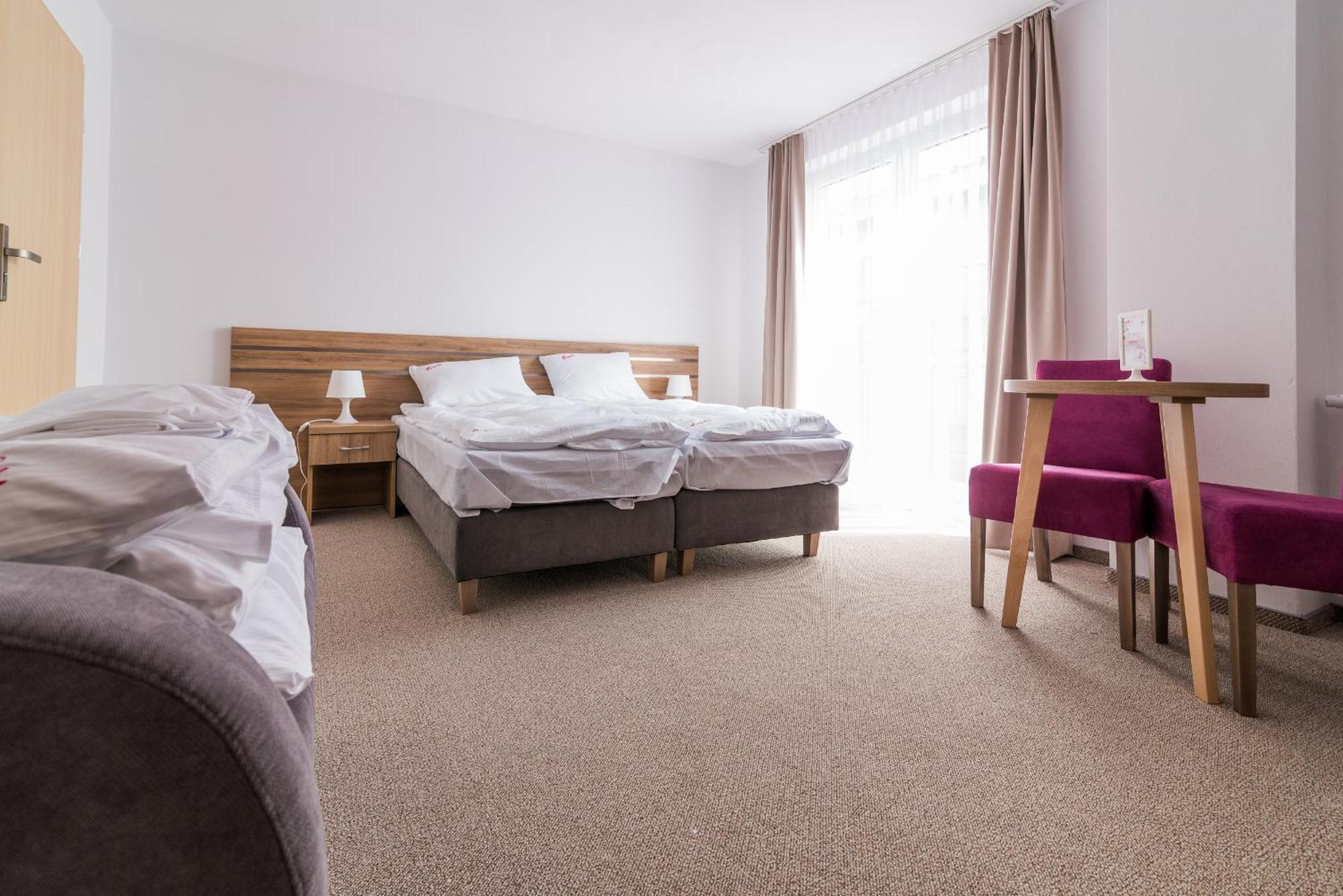 Magnolia Pokoje I Apartamenty Debki Esterno foto
