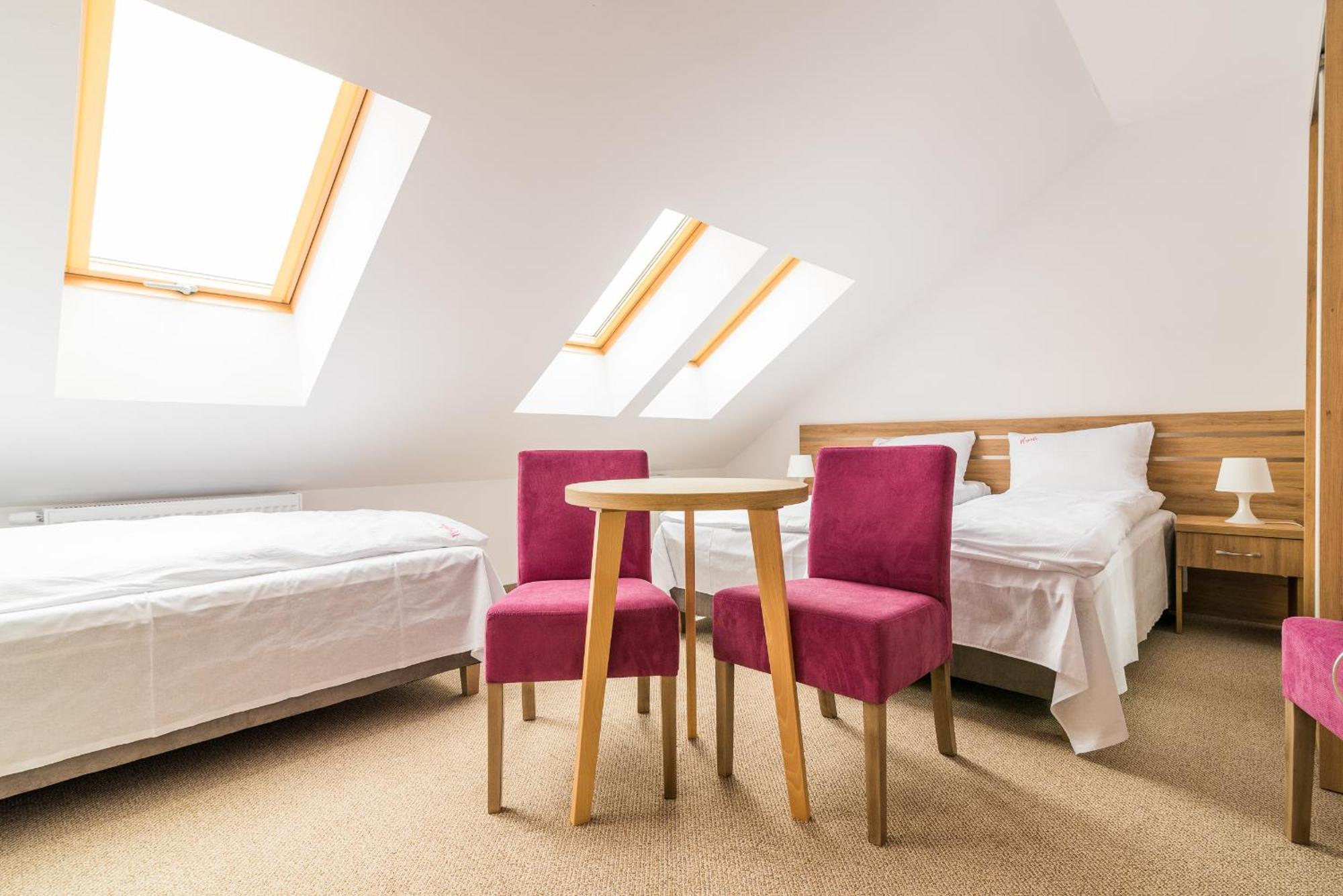 Magnolia Pokoje I Apartamenty Debki Esterno foto