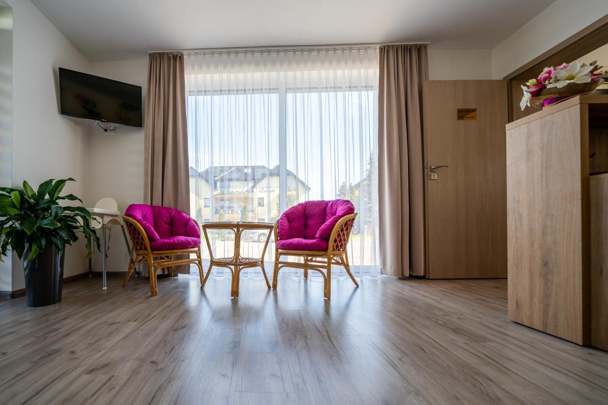 Magnolia Pokoje I Apartamenty Debki Esterno foto