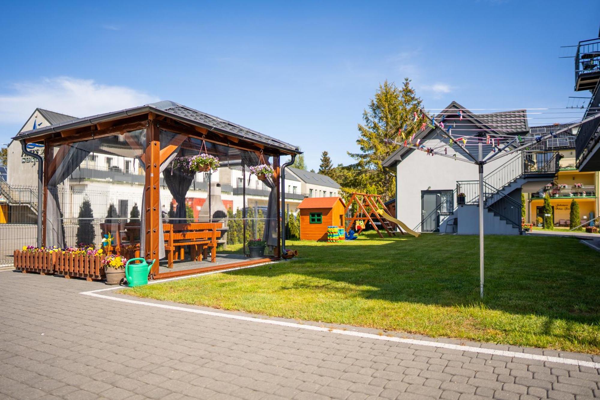 Magnolia Pokoje I Apartamenty Debki Esterno foto