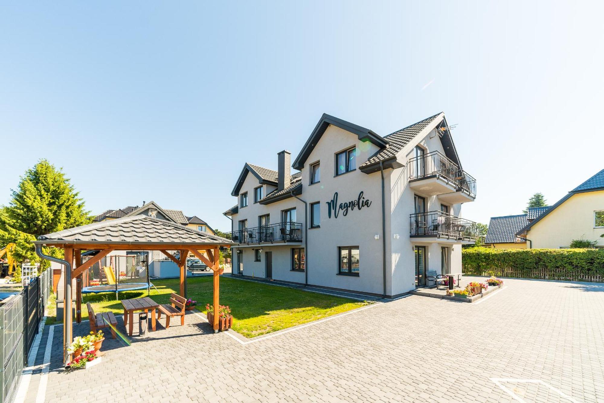 Magnolia Pokoje I Apartamenty Debki Esterno foto