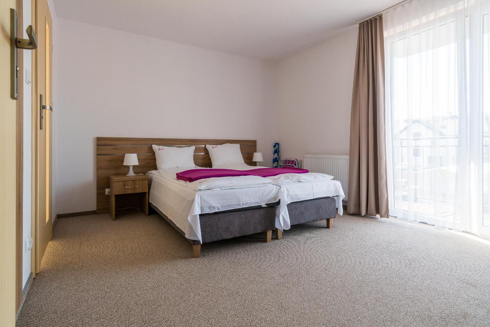 Magnolia Pokoje I Apartamenty Debki Esterno foto