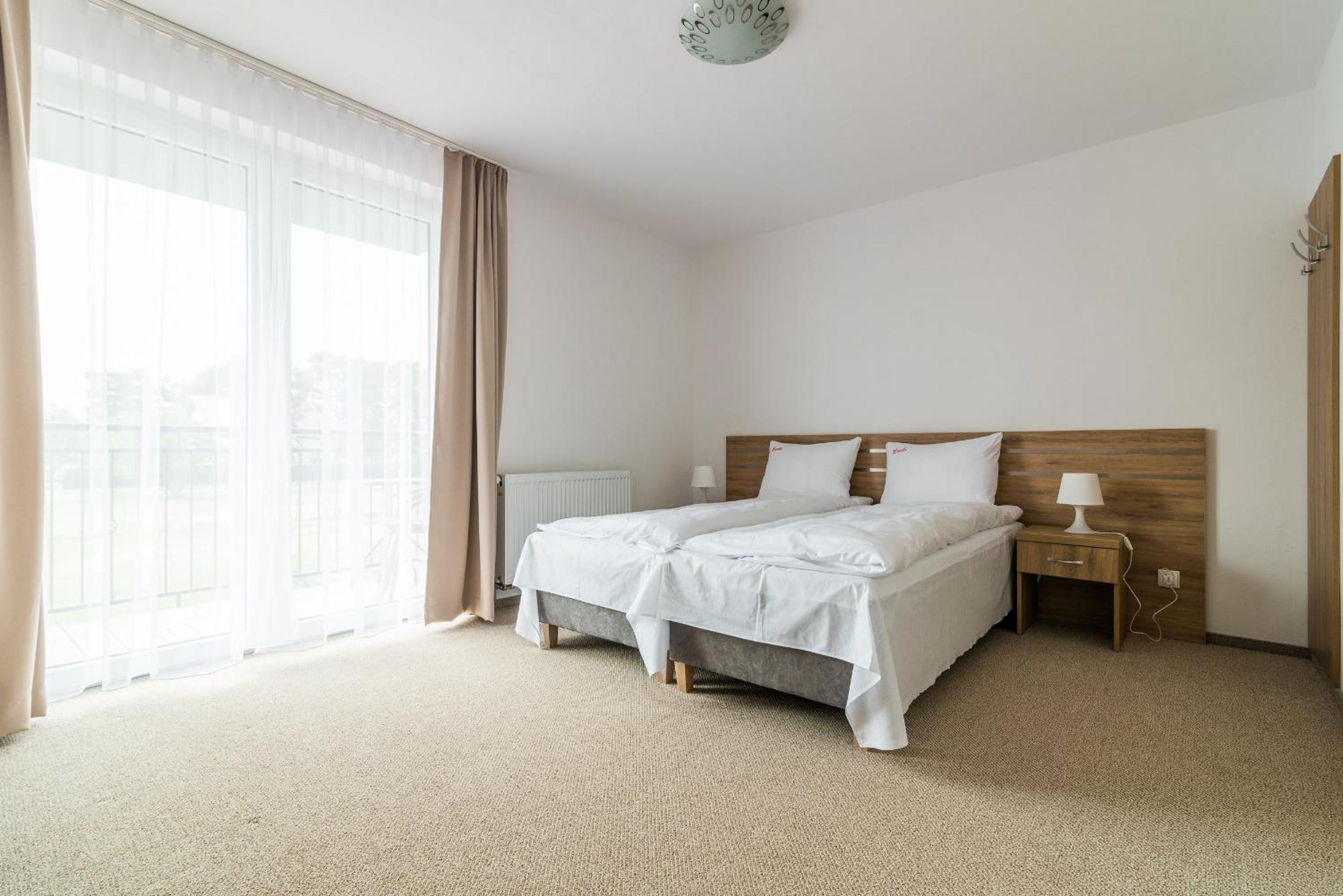 Magnolia Pokoje I Apartamenty Debki Esterno foto