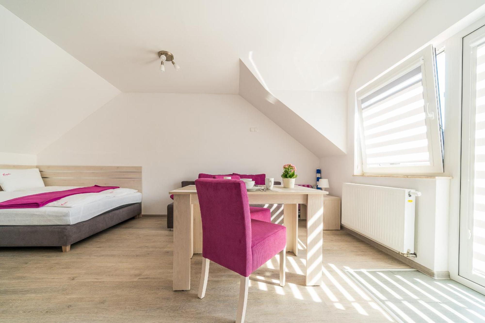 Magnolia Pokoje I Apartamenty Debki Esterno foto