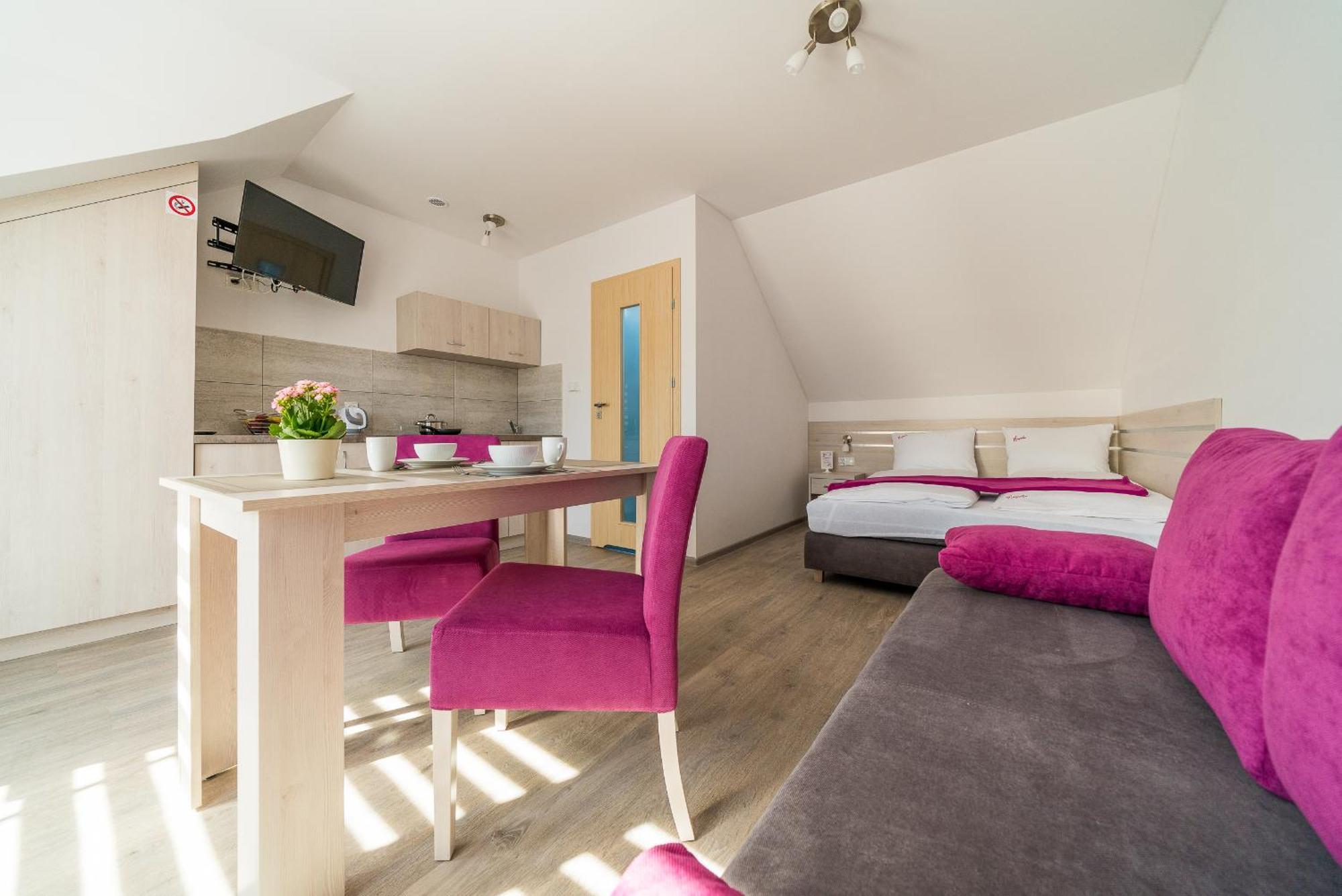 Magnolia Pokoje I Apartamenty Debki Esterno foto