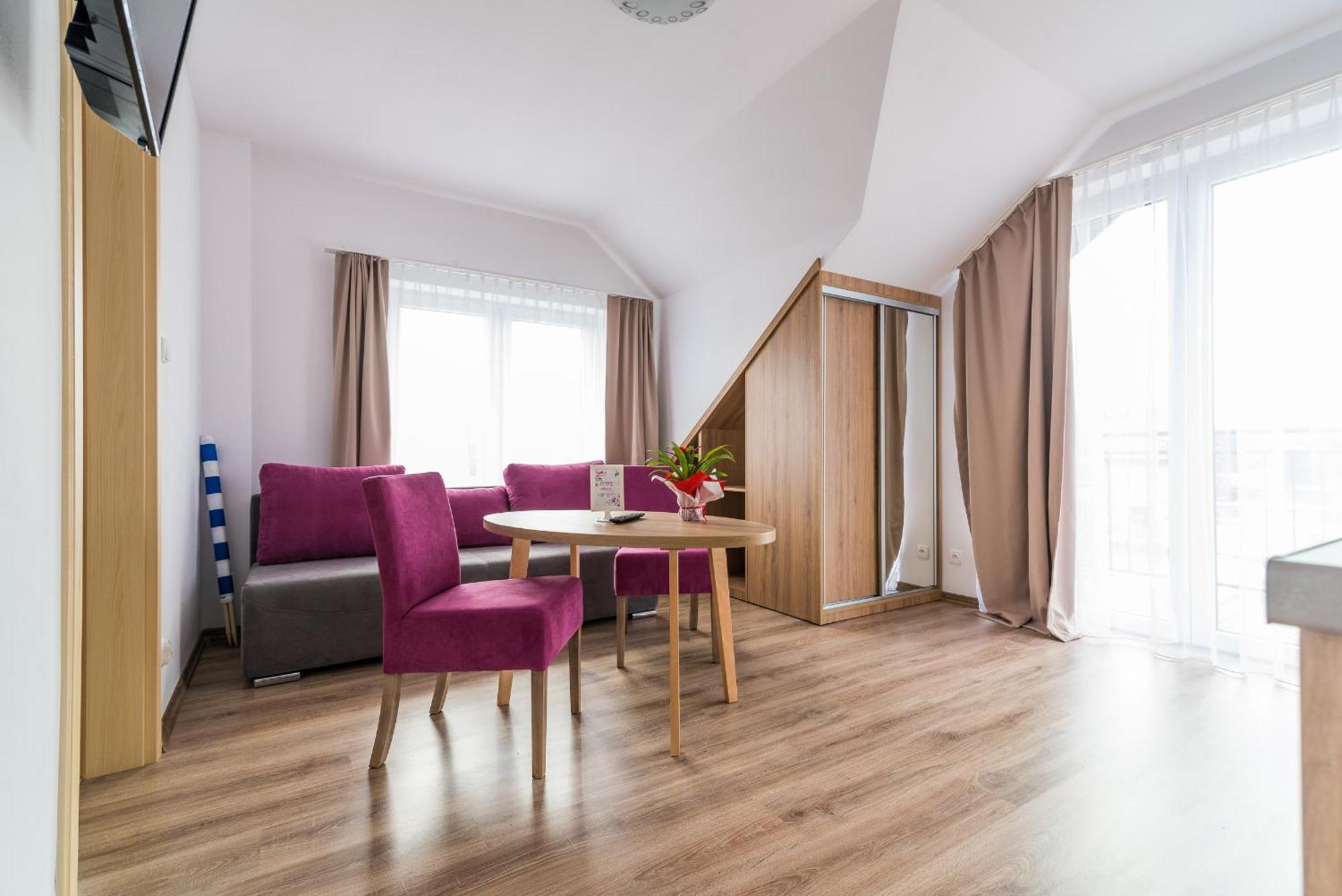 Magnolia Pokoje I Apartamenty Debki Esterno foto