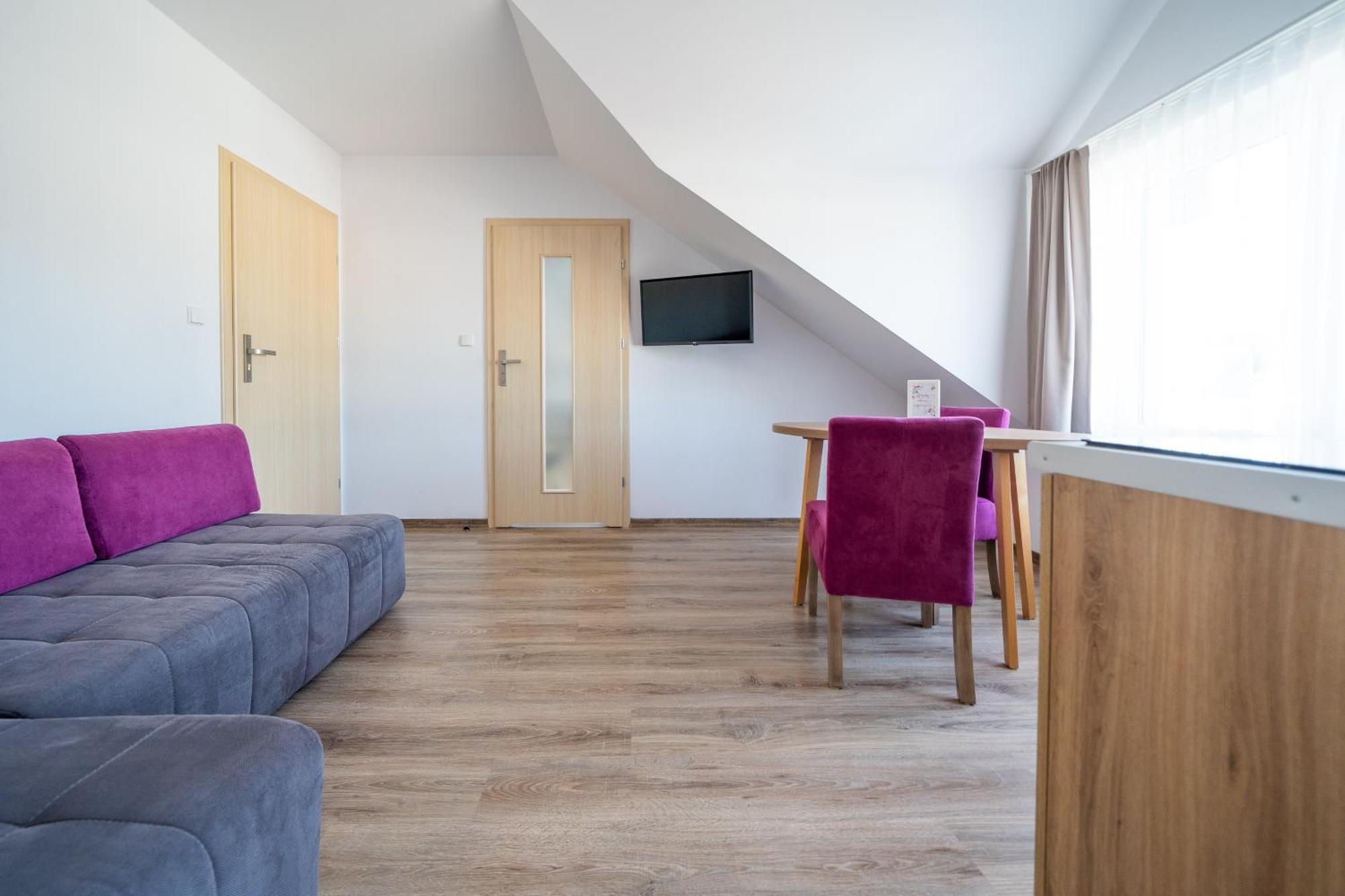 Magnolia Pokoje I Apartamenty Debki Esterno foto